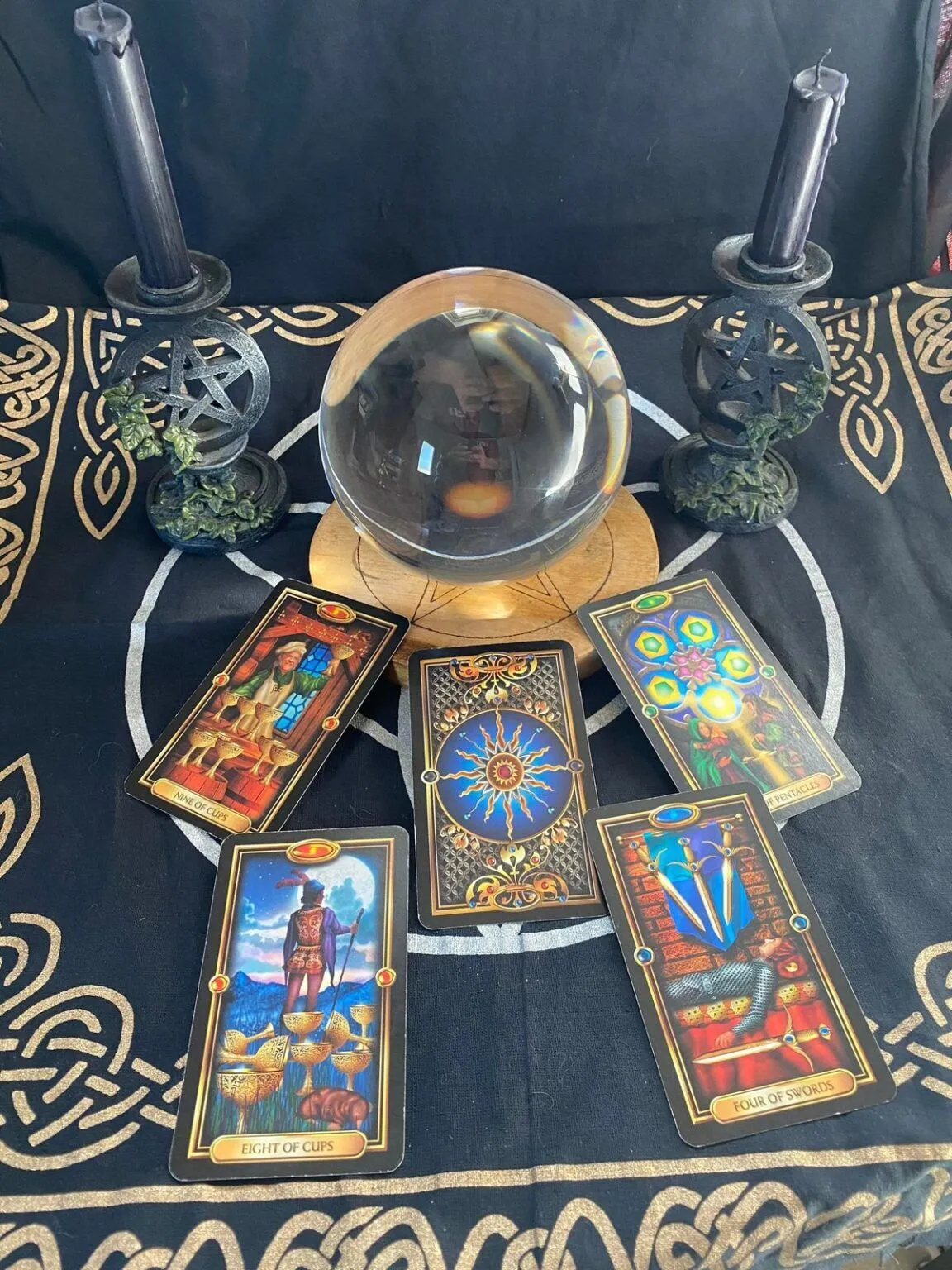 Psychic Clairvoyant Readings and sacred cowrie shell bone divination reading in Nairobi Kenya